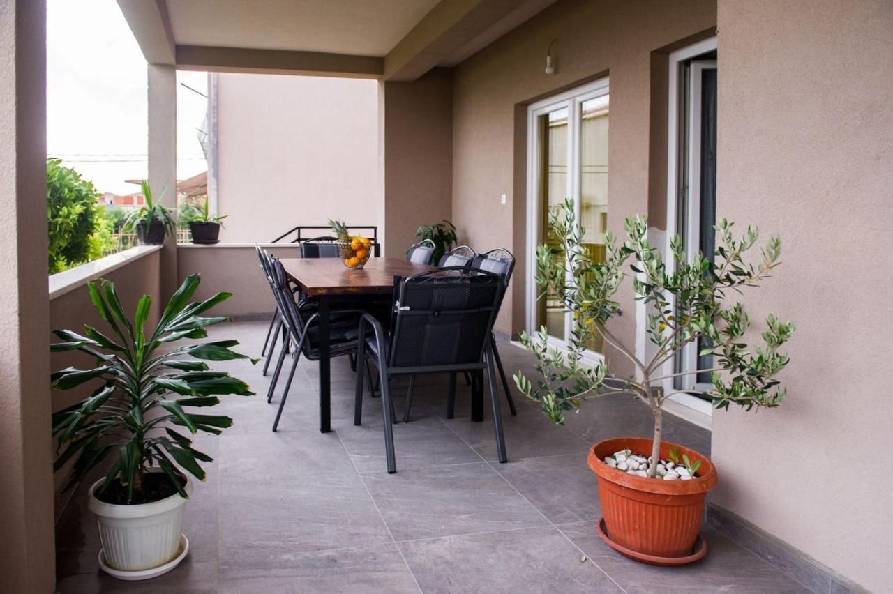 Apartment Lux Elba Каштела Экстерьер фото