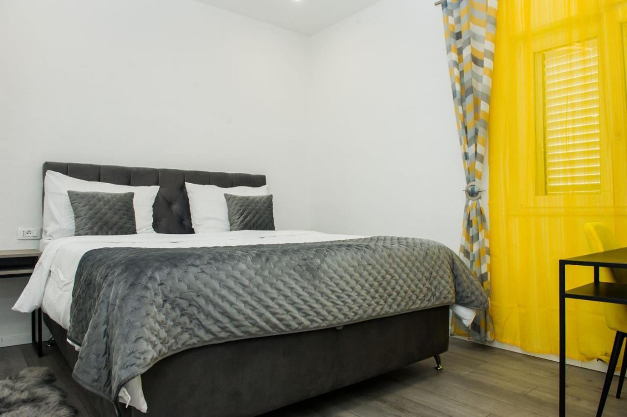 Apartment Lux Elba Каштела Экстерьер фото