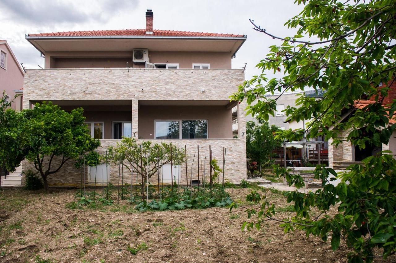 Apartment Lux Elba Каштела Экстерьер фото