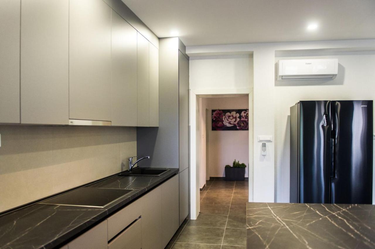 Apartment Lux Elba Каштела Экстерьер фото