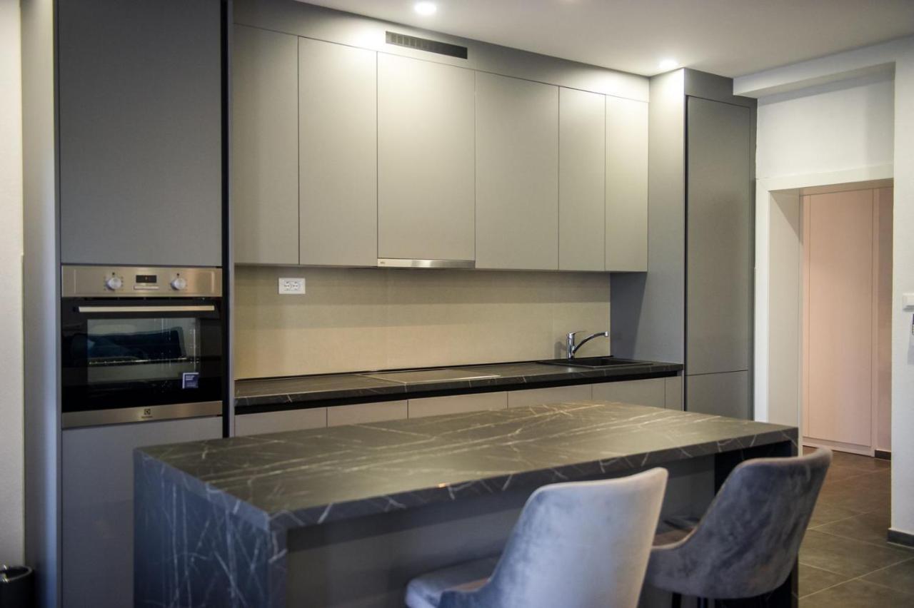 Apartment Lux Elba Каштела Экстерьер фото