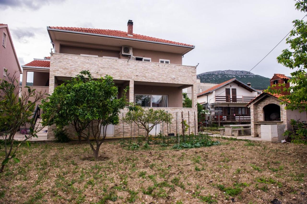 Apartment Lux Elba Каштела Экстерьер фото