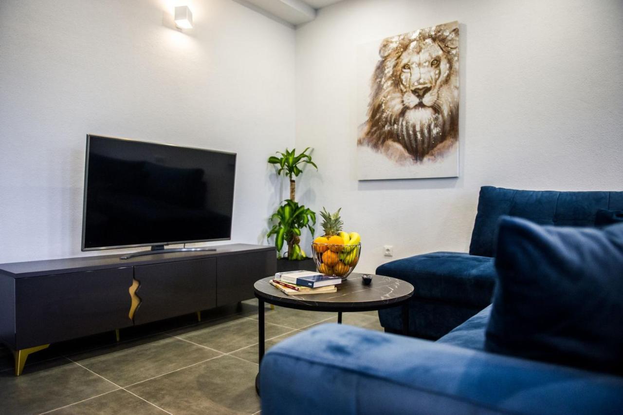 Apartment Lux Elba Каштела Экстерьер фото
