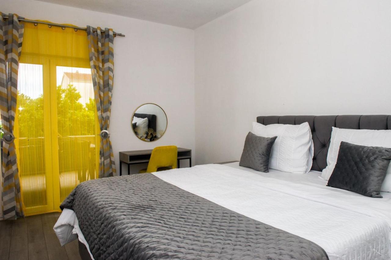 Apartment Lux Elba Каштела Экстерьер фото