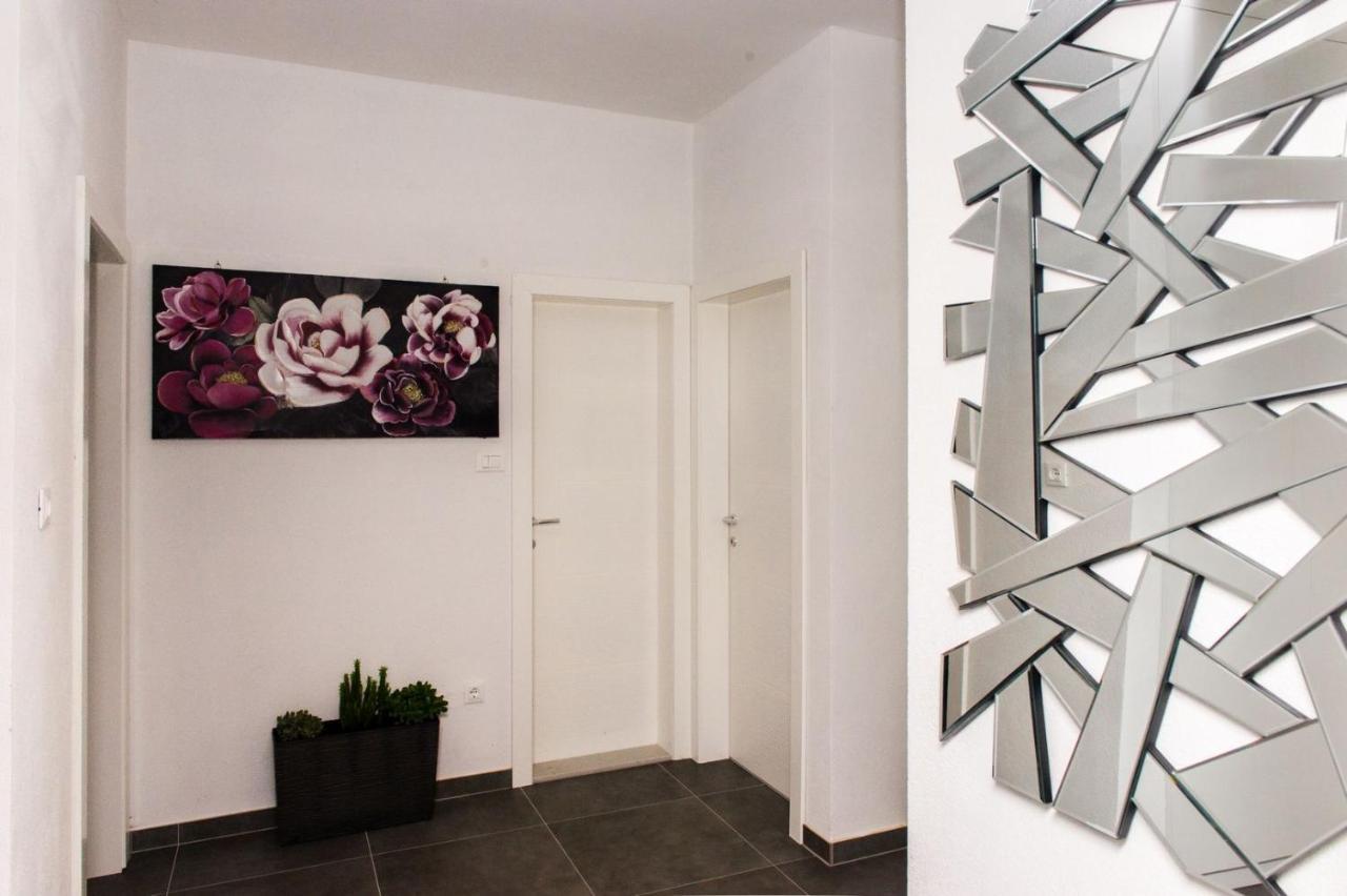 Apartment Lux Elba Каштела Экстерьер фото